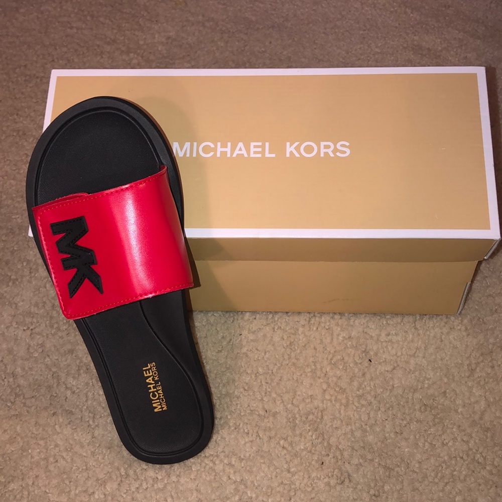 Michael Kors sliders
